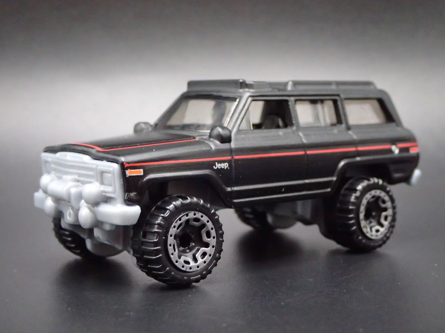 1980-1991 JEEP WAGONEER BLACK 1:64 SCALE COLLECTIBLE DIORAMA DIECAST MODEL CAR