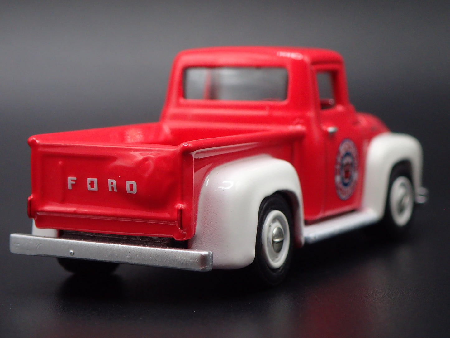 1954 54 FORD F100 PICKUP TRUCK RED CROWN 1/64 SCALE DIORAMA DIECAST MODEL CAR