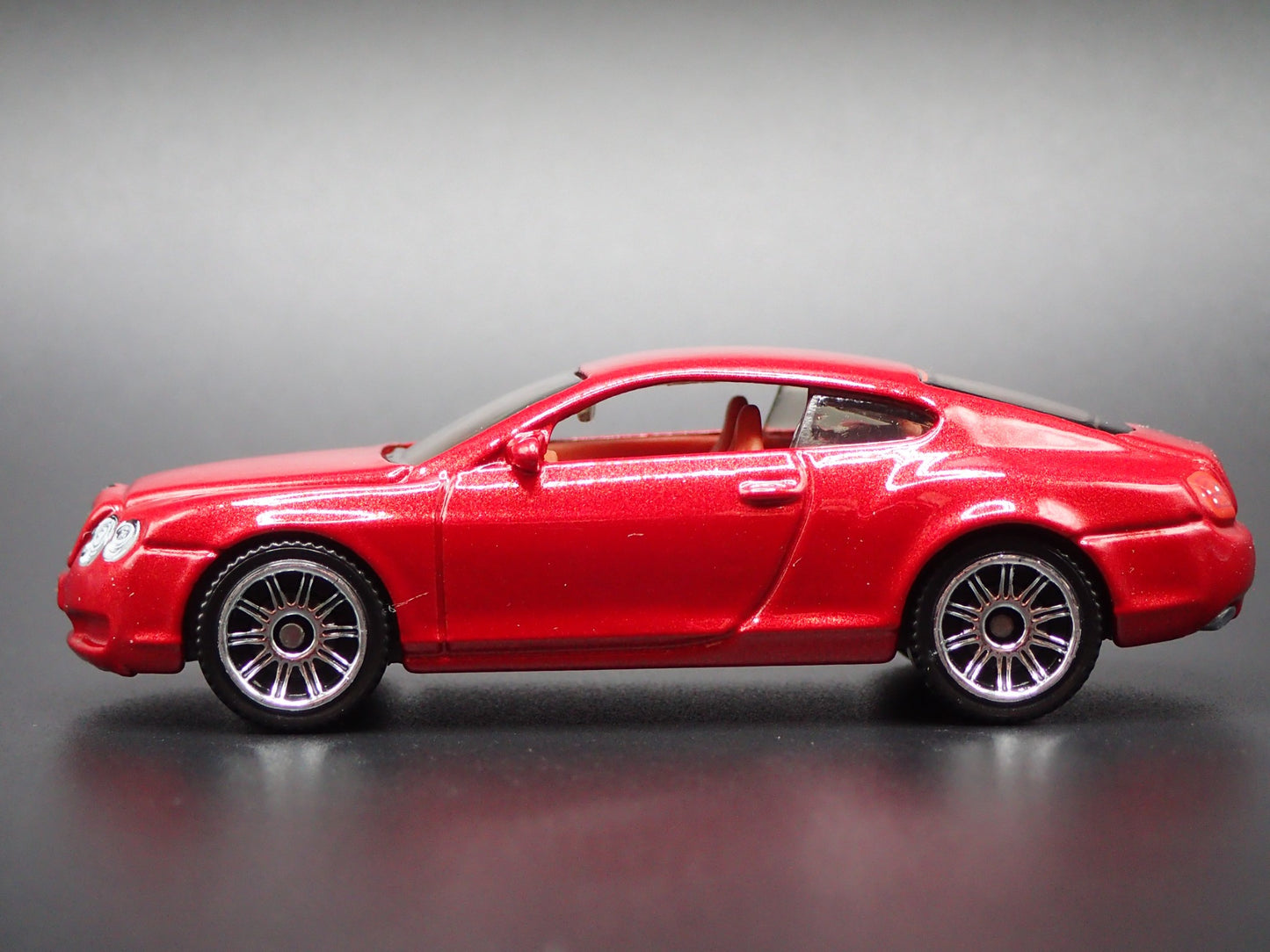 2003-2011 BENTLEY CONTINENTAL GT BURGUNDY 1:64 SCALE DIORAMA DIECAST MODEL CAR