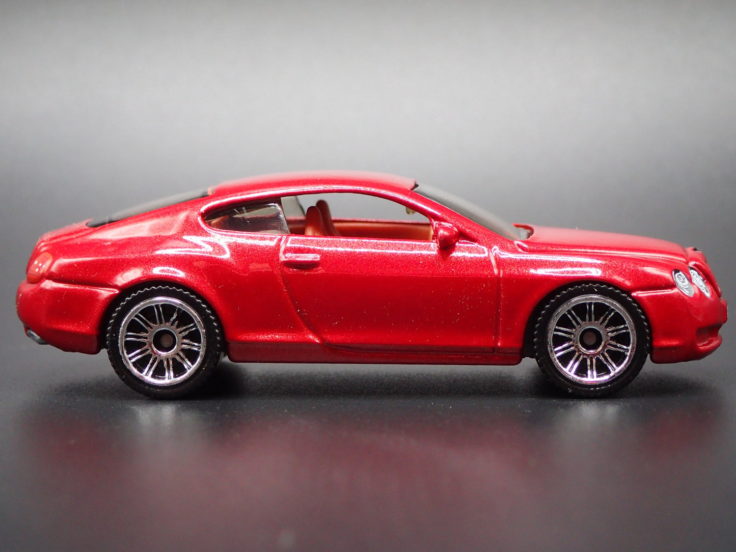 2003-2011 BENTLEY CONTINENTAL GT BURGUNDY 1:64 SCALE DIORAMA DIECAST MODEL CAR