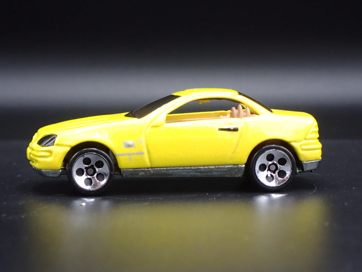 1996-2004 MERCEDES-BENZ SLK YELLOW 1:64 SCALE COLLECTIBLE DIECAST MODEL CAR