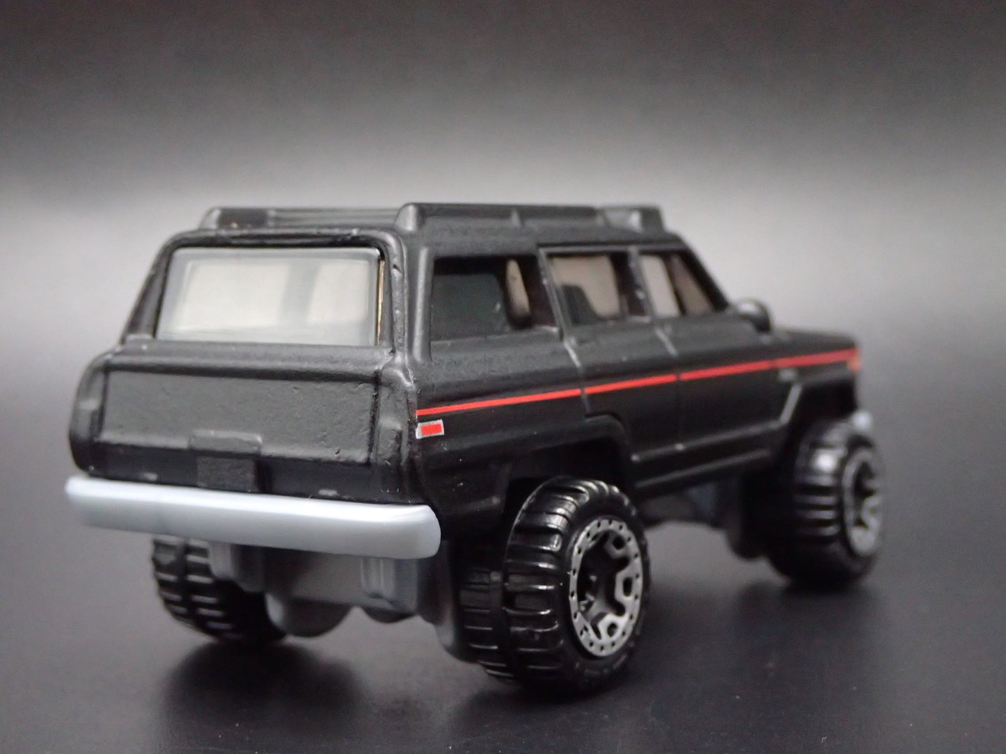 1980-1991 JEEP WAGONEER BLACK 1:64 SCALE COLLECTIBLE DIORAMA DIECAST MODEL CAR