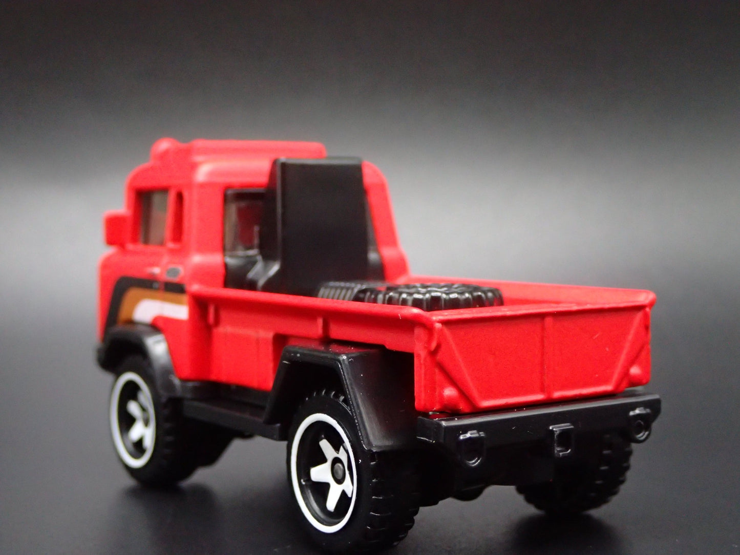 1956-1965 JEEP FC FORWARD CONTROL TRUCK RED 1:64 SCALE DIORAMA DIECAST MODEL CAR