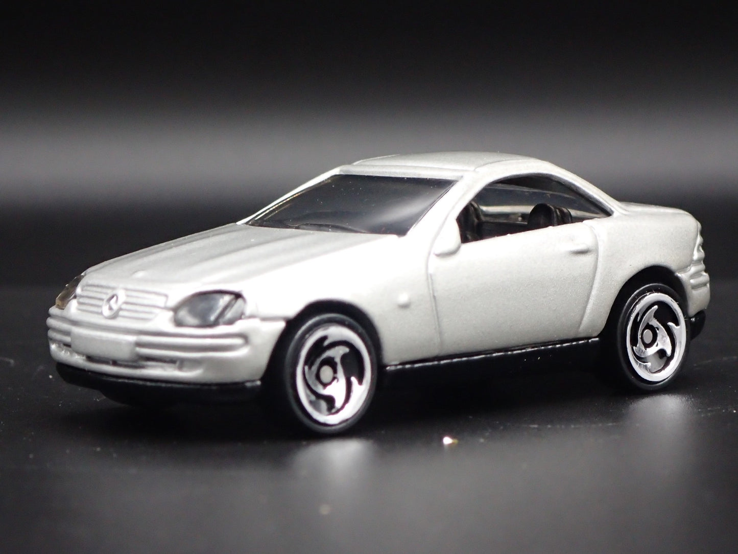 1996-2004 MERCEDES-BENZ SLK SILVER 1:64 SCALE COLLECTIBLE DIECAST MODEL CAR