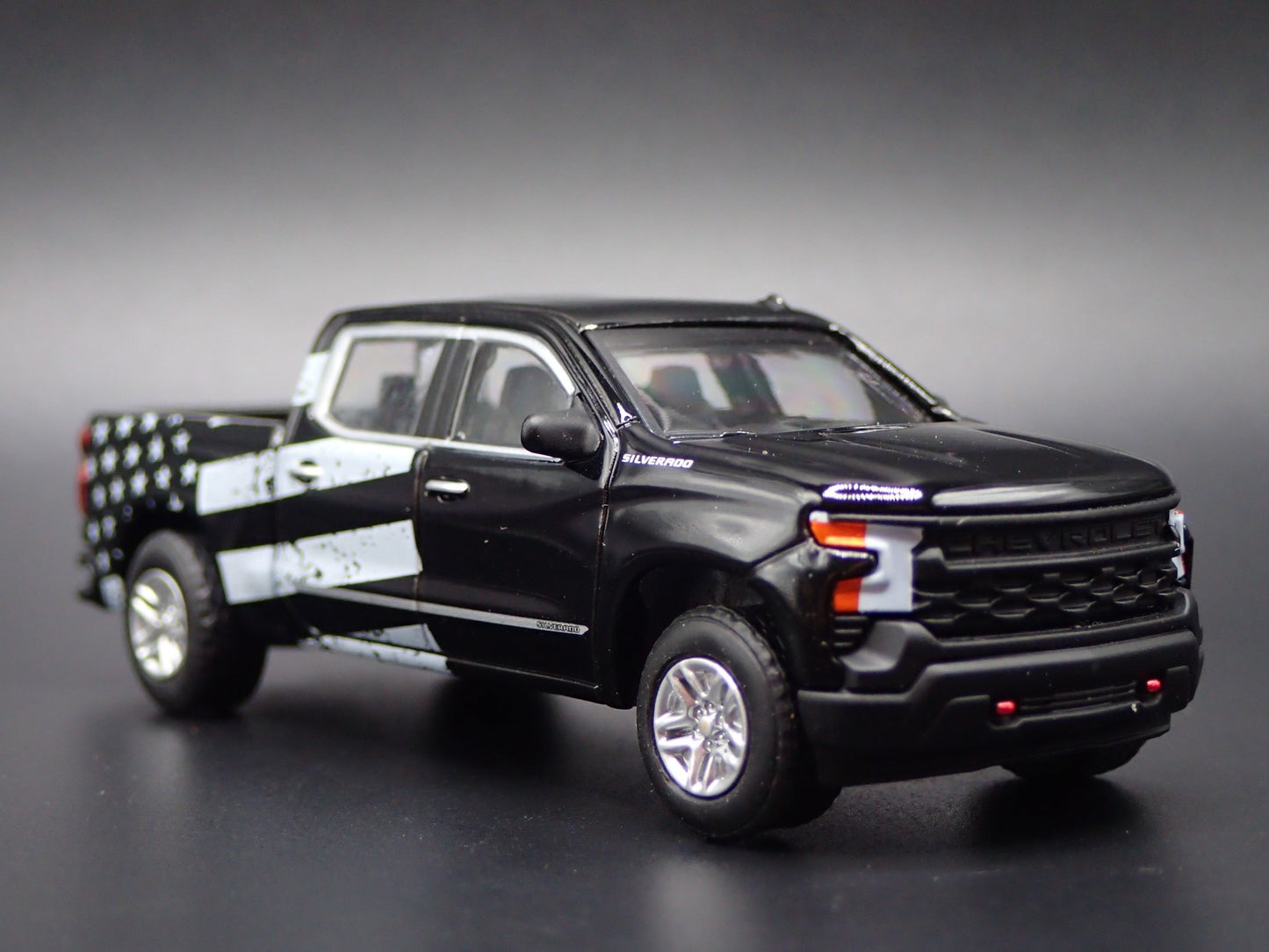 2019-2025 CHEVY CHEVROLET SILVERADO TRUCK USA FLAG 1/64 SCALE DIECAST MODEL CAR