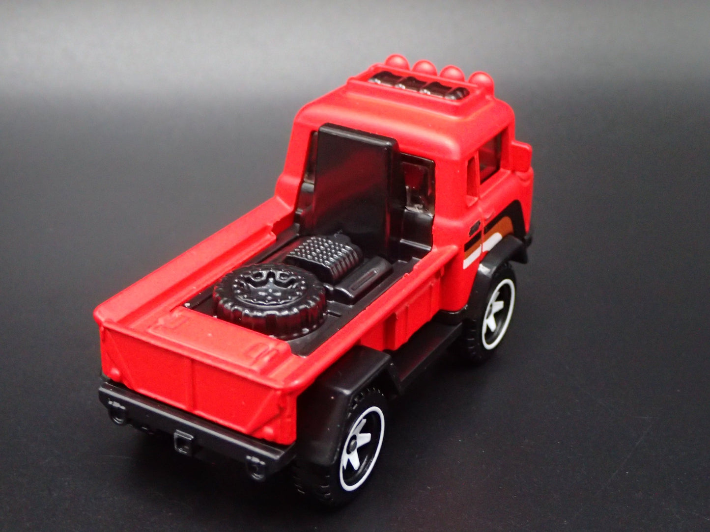 1956-1965 JEEP FC FORWARD CONTROL TRUCK RED 1:64 SCALE DIORAMA DIECAST MODEL CAR