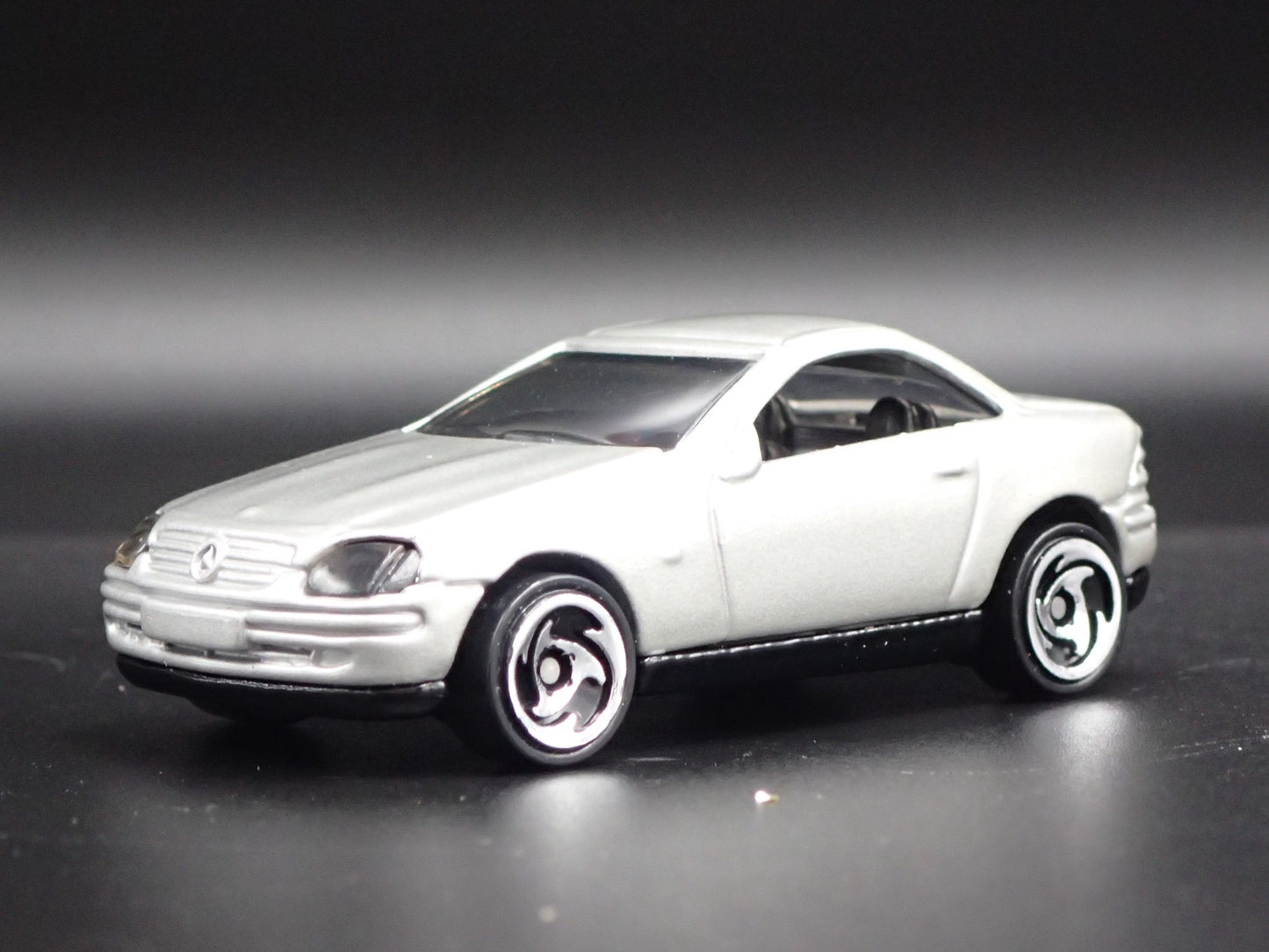 1996-2004 MERCEDES-BENZ SLK SILVER 1:64 SCALE COLLECTIBLE DIECAST MODEL CAR