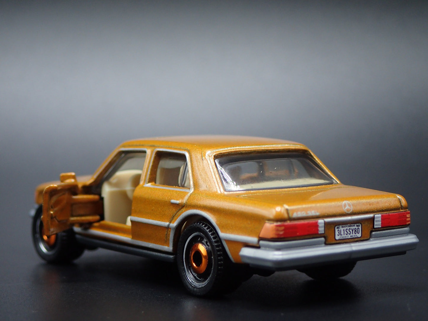 1975-1981 MERCEDES-BENZ 450 SEL 4 FOUR DOOR GOLD 1:64 SCALE DIECAST MODEL CAR