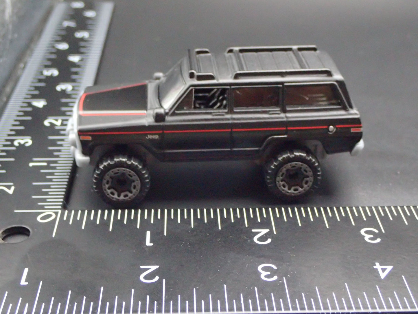 1980-1991 JEEP WAGONEER BLACK 1:64 SCALE COLLECTIBLE DIORAMA DIECAST MODEL CAR