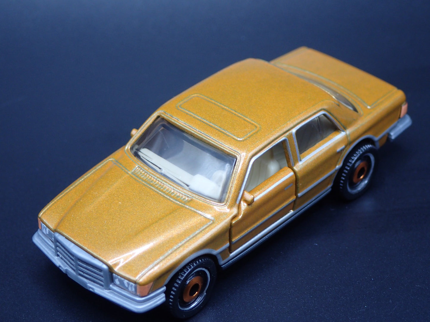 1975-1981 MERCEDES-BENZ 450 SEL 4 FOUR DOOR GOLD 1:64 SCALE DIECAST MODEL CAR
