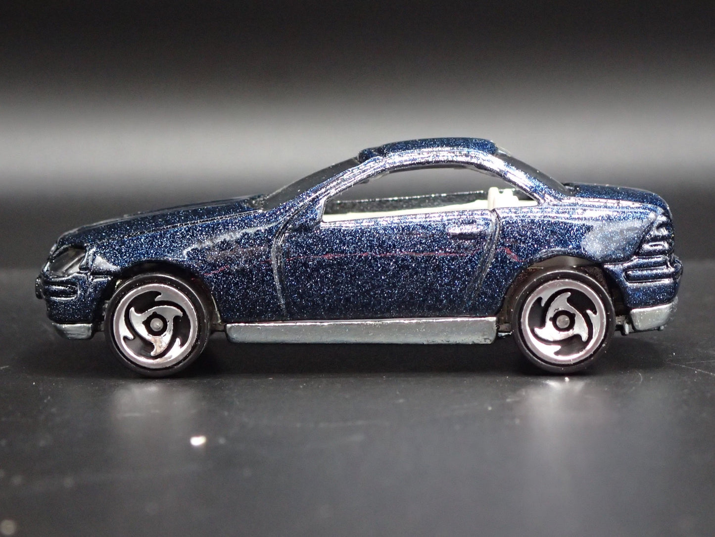 1996-2004 MERCEDES-BENZ SLK BLUE 1:64 SCALE COLLECTIBLE DIECAST MODEL CAR