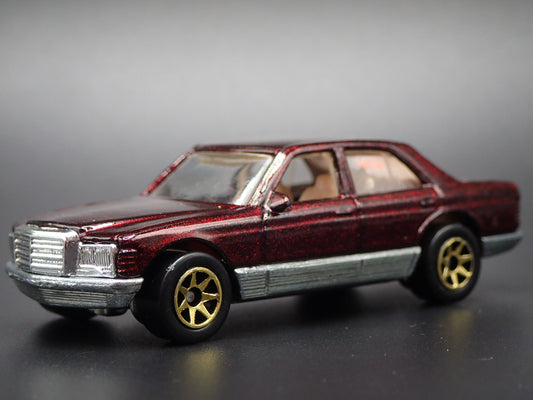 1981-1983 MERCEDES-BENZ 380 SEL 1:64 SCALE COLLECTIBLE DIORAMA DIECAST MODEL CAR