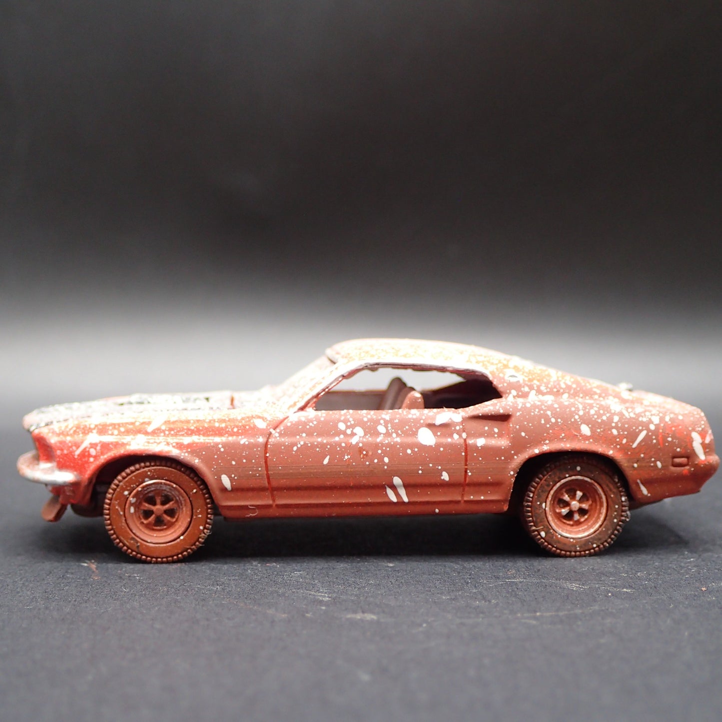 1969 69 FORD MUSTANG MACH 1 FASTBACK BARN FIND 1/64 SCALE DIECAST MODEL CAR