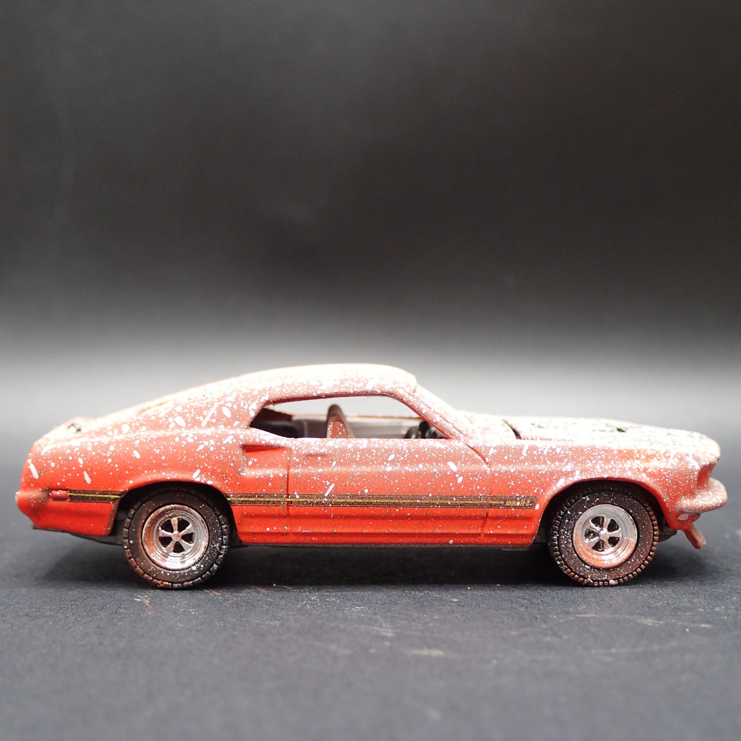 1969 69 FORD MUSTANG MACH 1 FASTBACK BARN FIND 1/64 SCALE DIECAST MODEL CAR