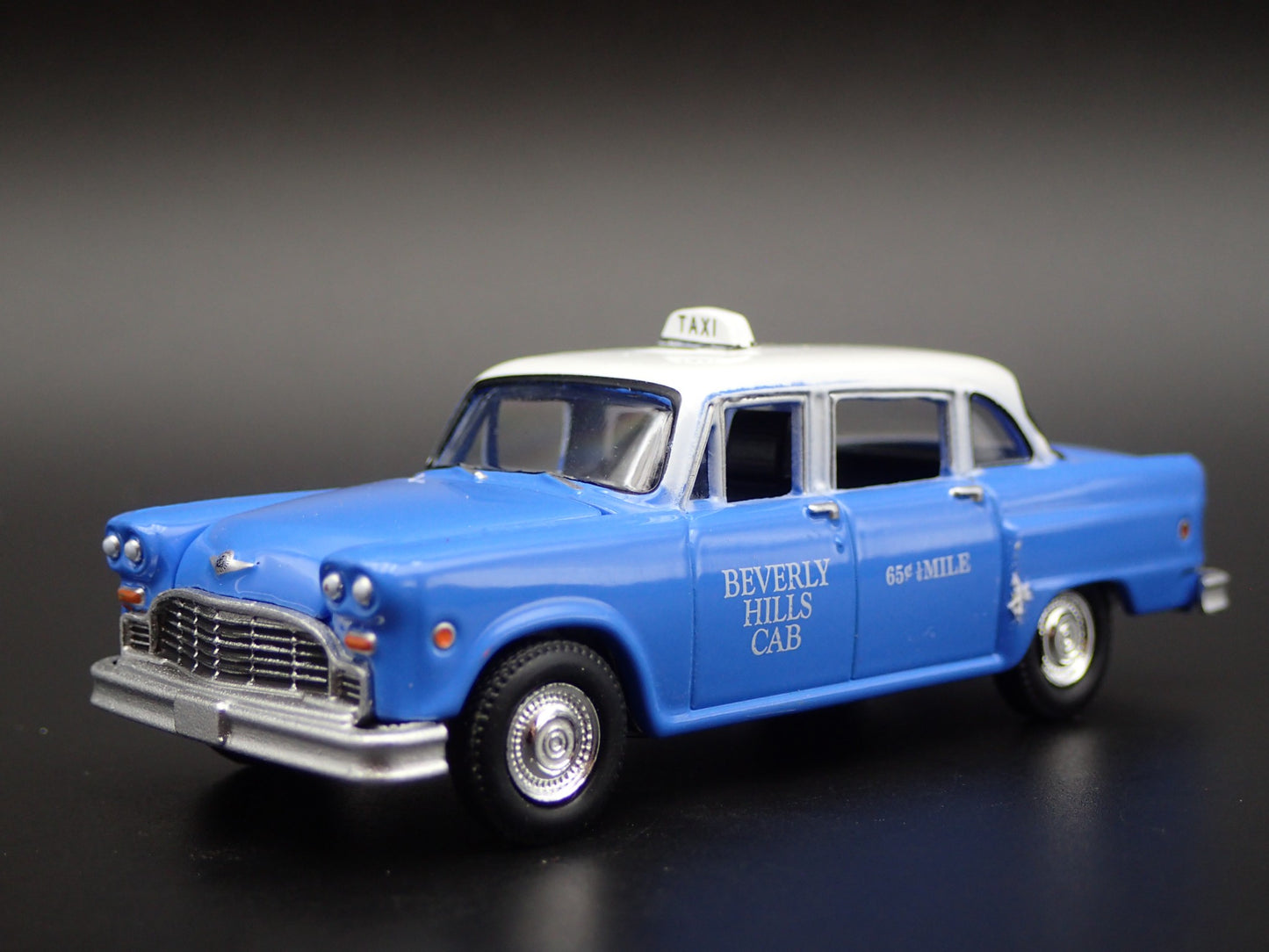 1971 71 CHECKER TAXI BEVERLY HILLS CAB CO. 1:64 SCALE DIORAMA DIECAST MODEL CAR