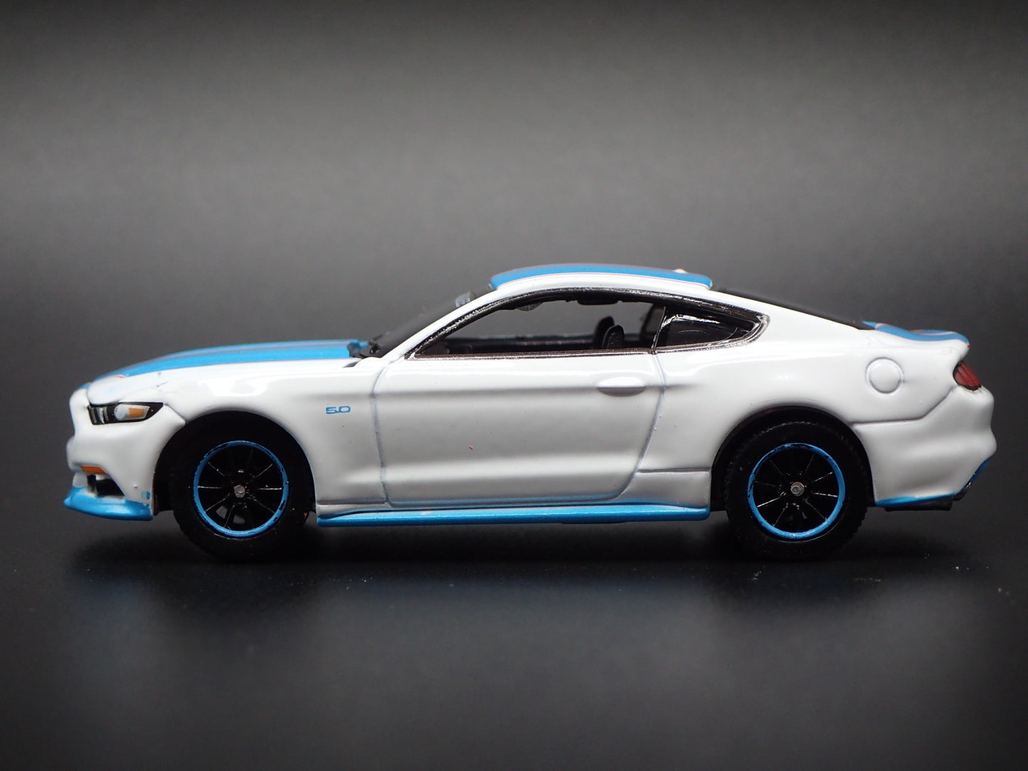 2017 17 FORD MUSTANG GT RICHARD PETTY TRIBUTE ED. 1:64 SCALE DIECAST MODEL CAR