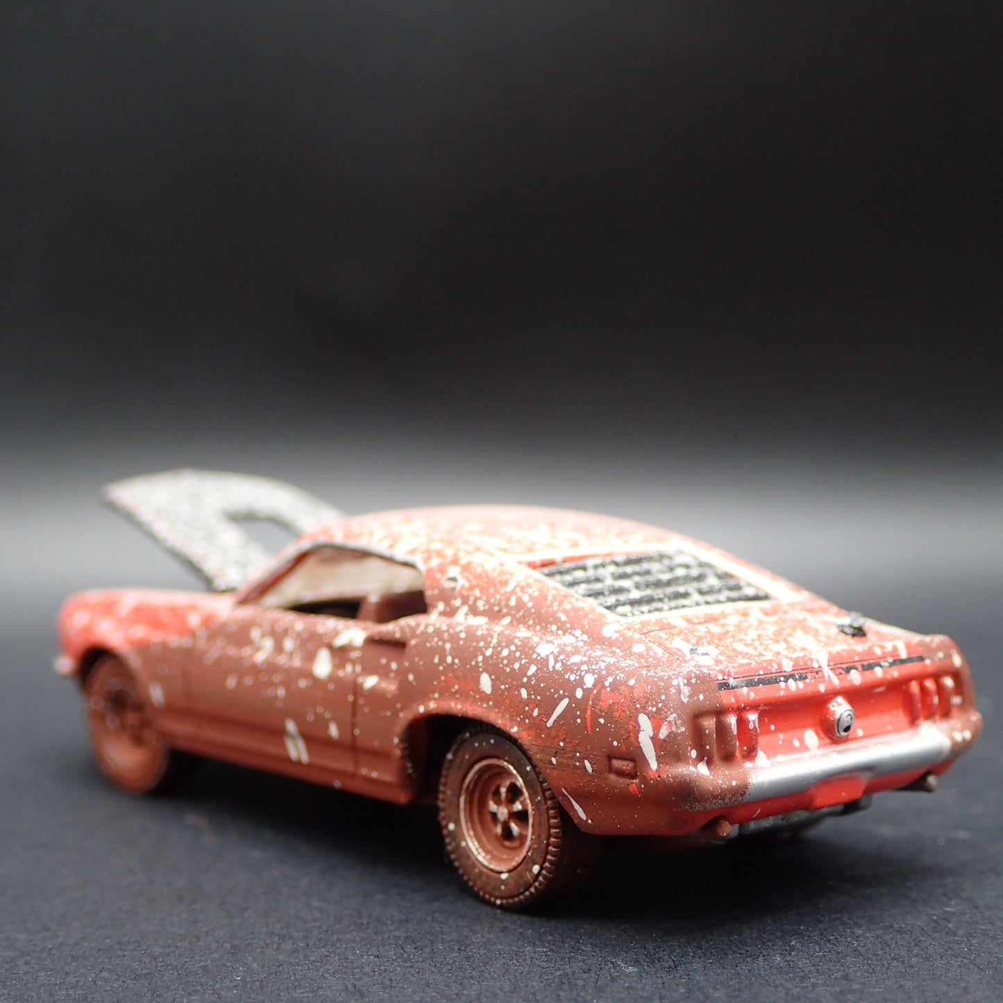 1969 69 FORD MUSTANG MACH 1 FASTBACK BARN FIND 1/64 SCALE DIECAST MODEL CAR