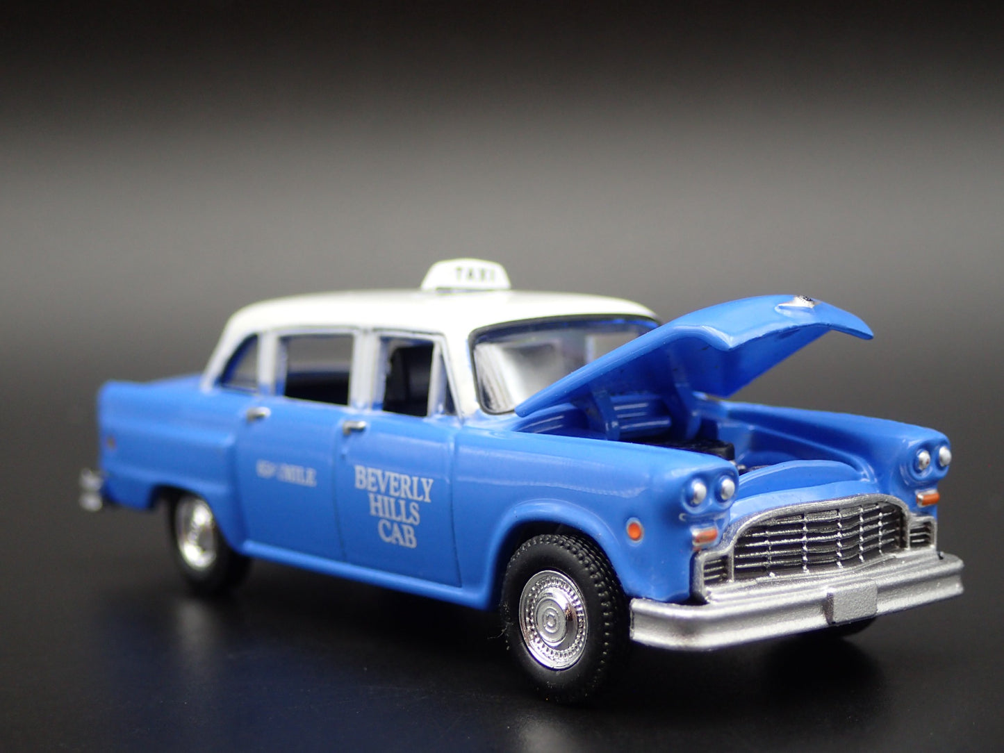 1971 71 CHECKER TAXI BEVERLY HILLS CAB CO. 1:64 SCALE DIORAMA DIECAST MODEL CAR