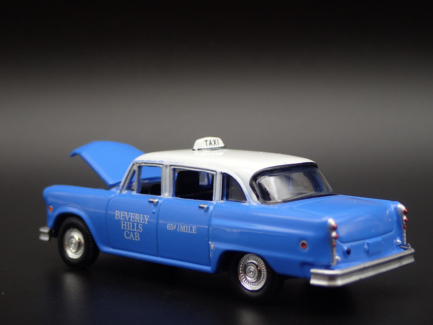 1971 71 CHECKER TAXI BEVERLY HILLS CAB CO. 1:64 SCALE DIORAMA DIECAST MODEL CAR