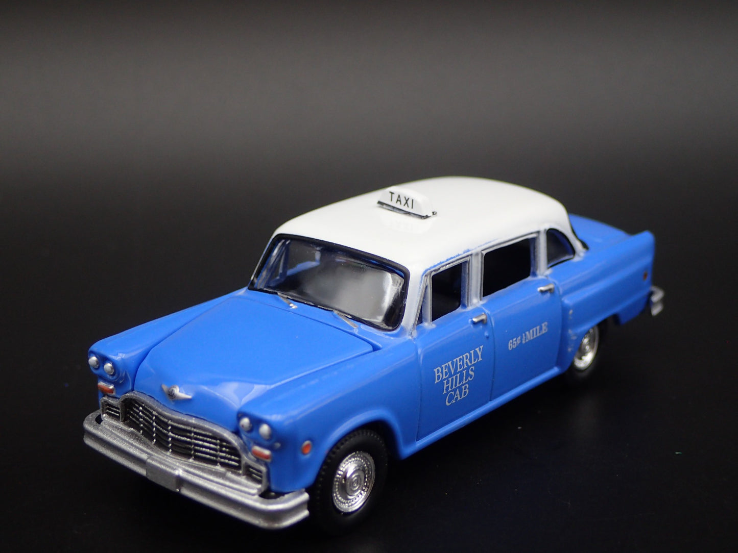 1971 71 CHECKER TAXI BEVERLY HILLS CAB CO. 1:64 SCALE DIORAMA DIECAST MODEL CAR