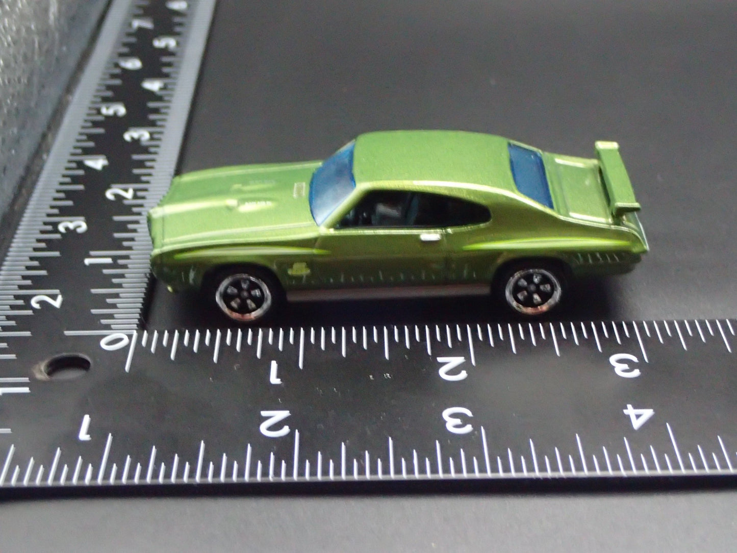 1970 70 PONTIAC GTO JUDGE GREEN 1/64 SCALE COLLECTIBLE DIORAMA DIECAST MODEL CAR