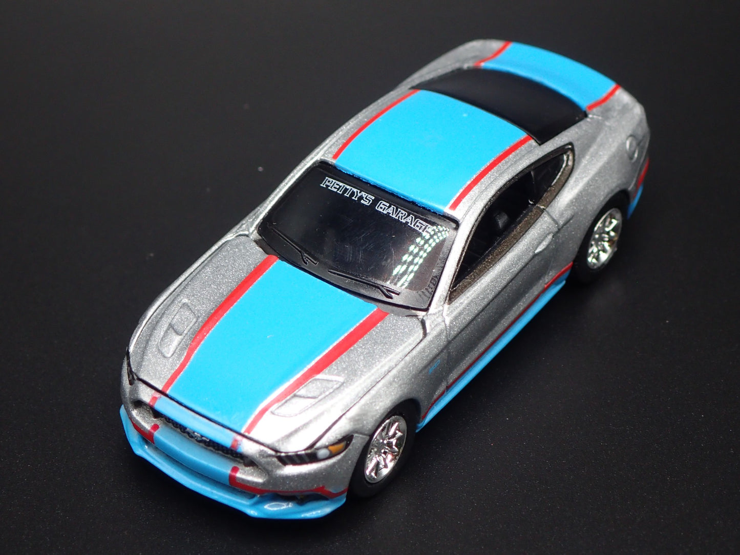 2017 17 FORD MUSTANG GT RICHARD PETTY TRIBUTE ED. 1:64 SCALE DIECAST MODEL CAR