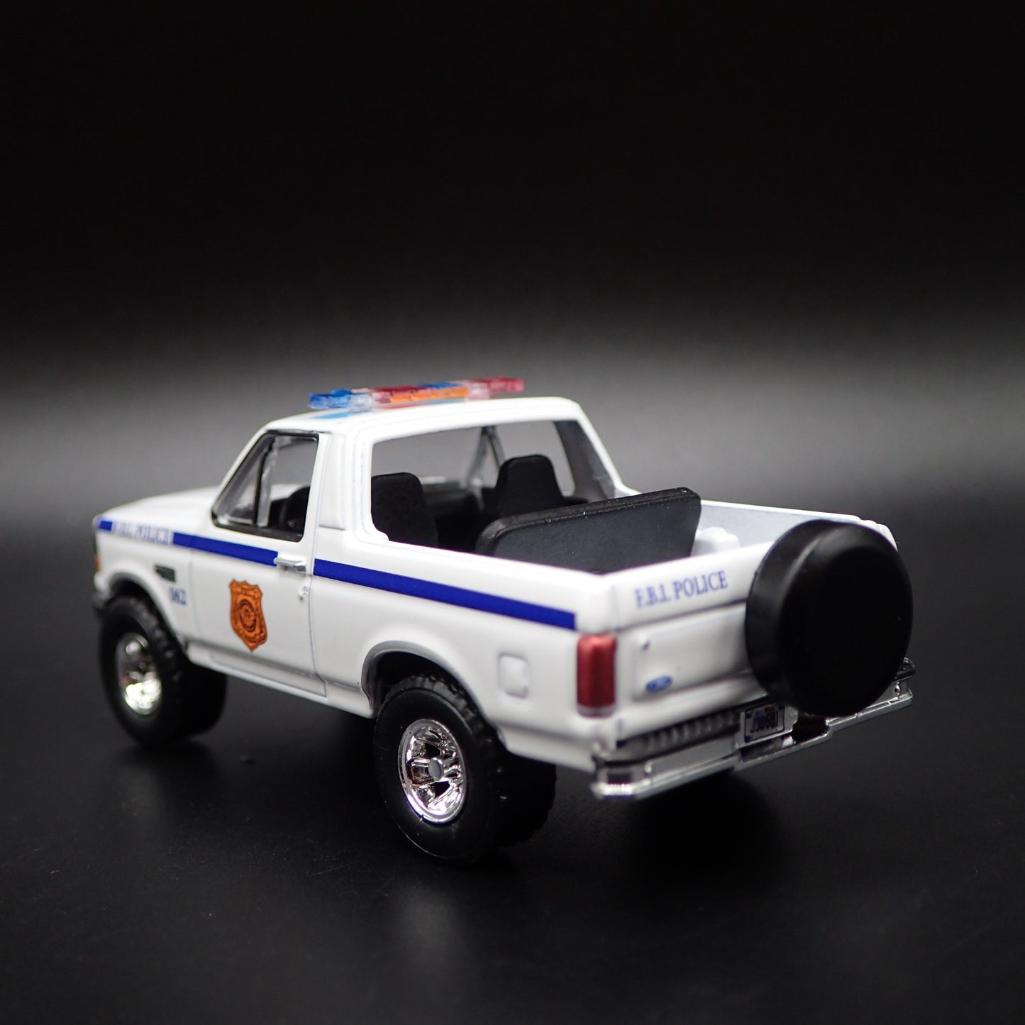 1996 96 FORD BRONCO XL FBI WASHINGTON, DC POLICE 1:64 SCALE DIECAST MODEL CAR
