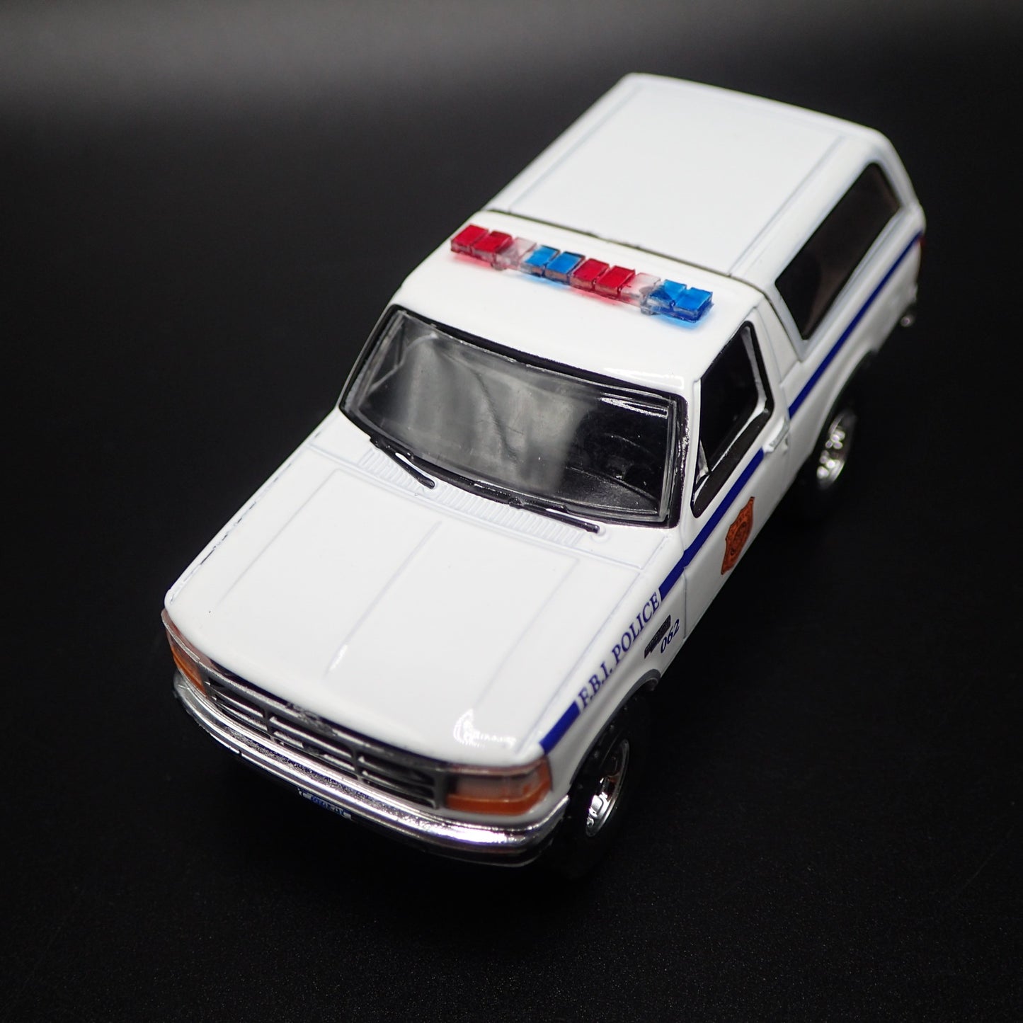 1996 96 FORD BRONCO XL FBI WASHINGTON, DC POLICE 1:64 SCALE DIECAST MODEL CAR