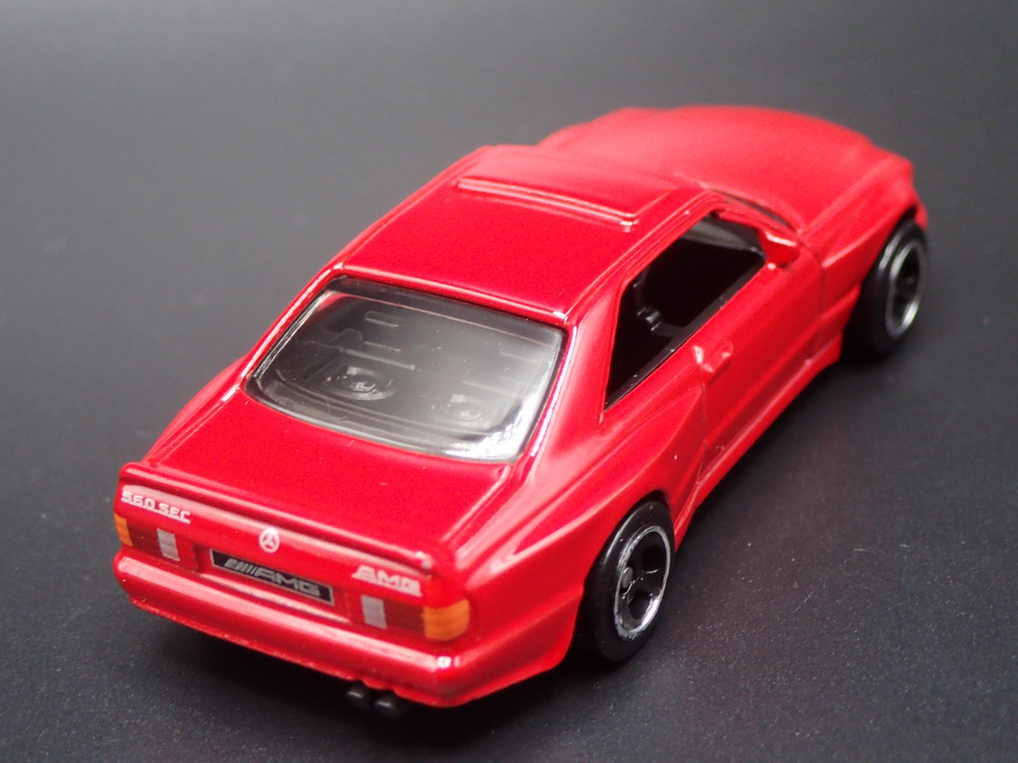 1985-1991 MERCEDES-BENZ 560 SEC AMG RED 1:64 SCALE COLLECTIBLE DIECAST MODEL CAR