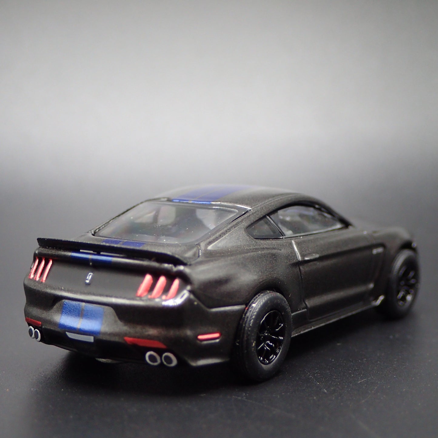 2017 17 FORD MUSTANG SHELBY GT350 GRAY 1/64 SCALE COLLECTIBLE DIECAST MODEL CAR