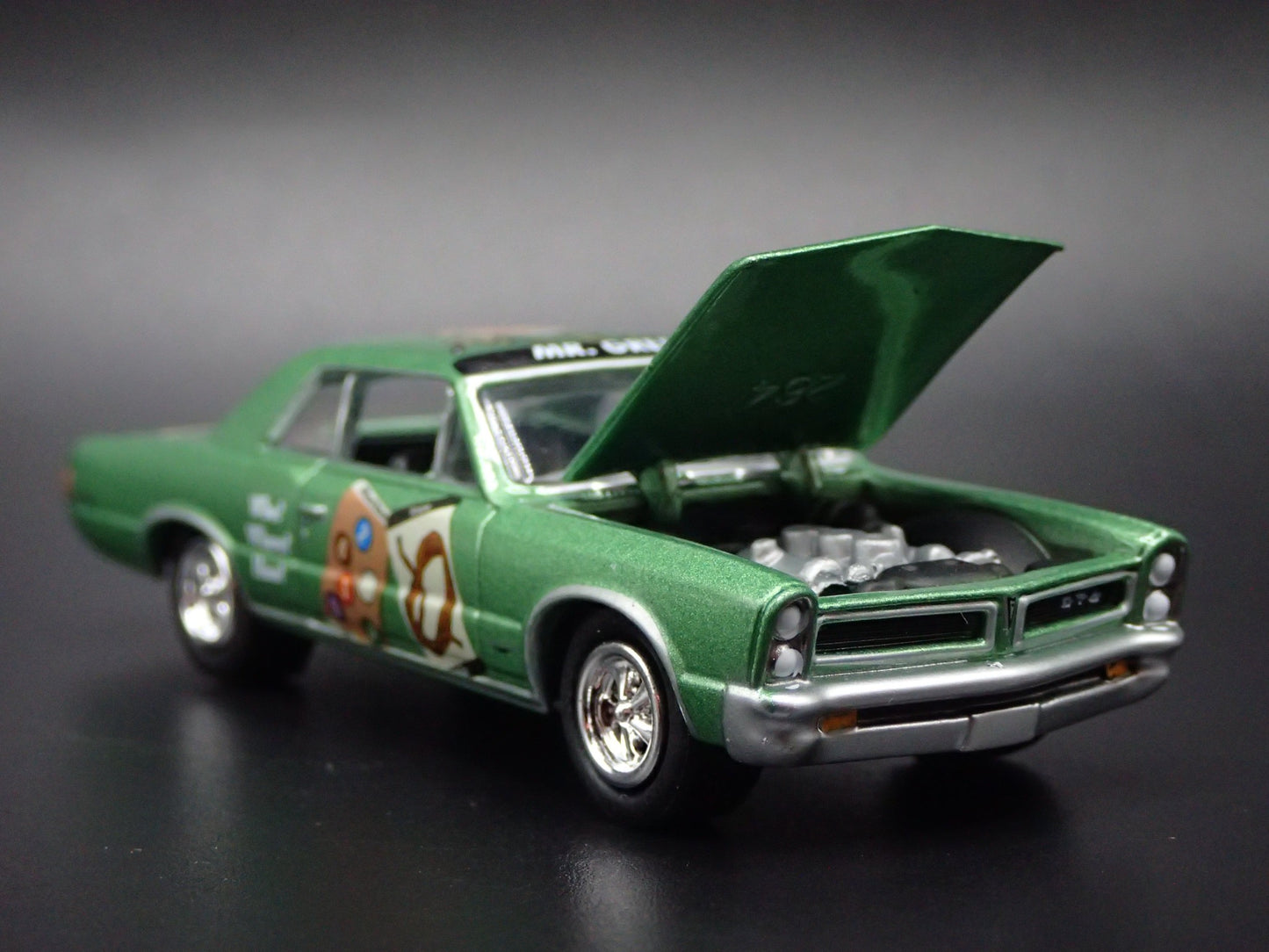 1965 65 PONTIAC GTO CLUE GREEN 1/64 SCALE COLLECTIBLE DIORAMA DIECAST MODEL CAR