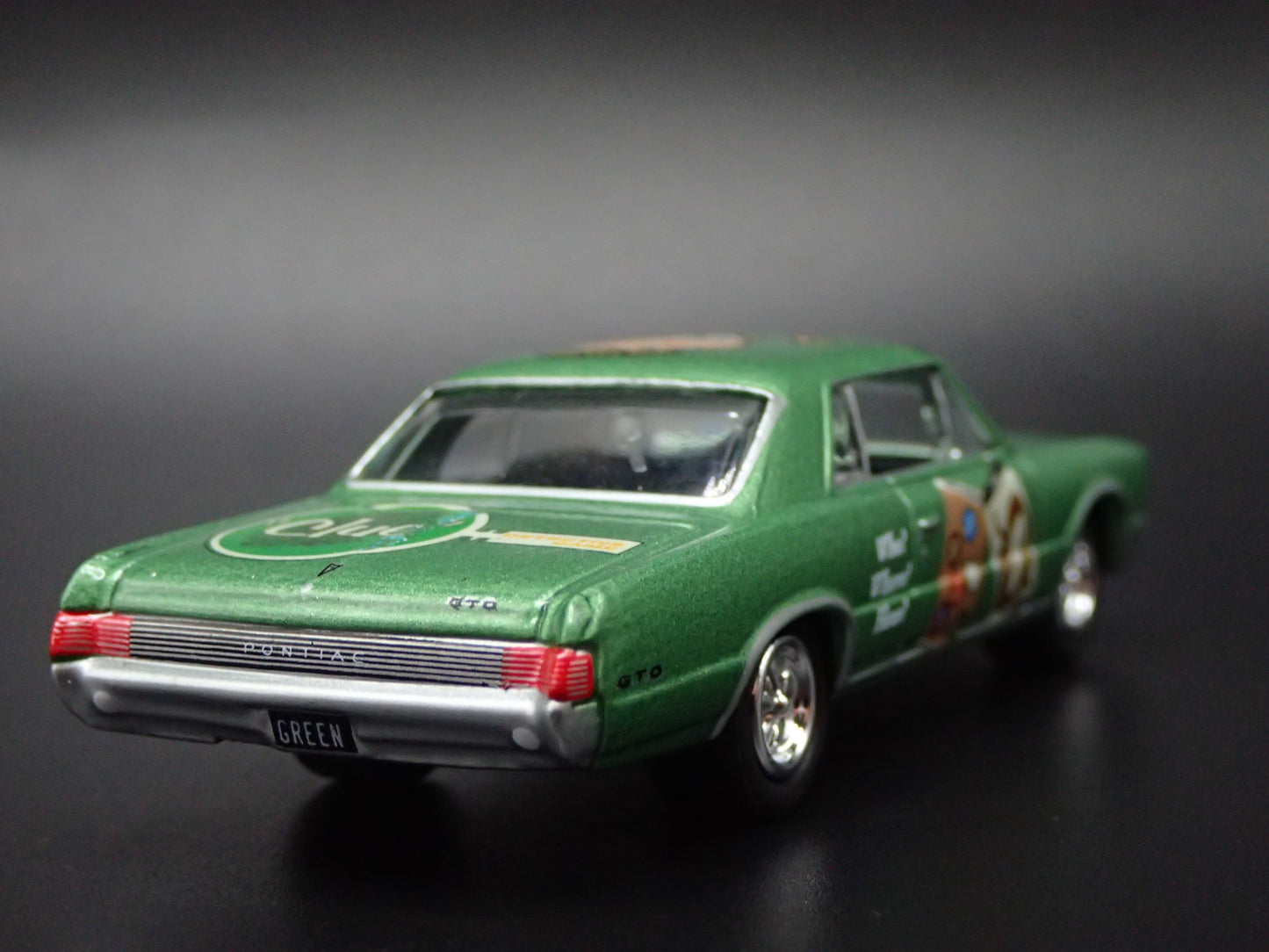 1965 65 PONTIAC GTO CLUE GREEN 1/64 SCALE COLLECTIBLE DIORAMA DIECAST MODEL CAR