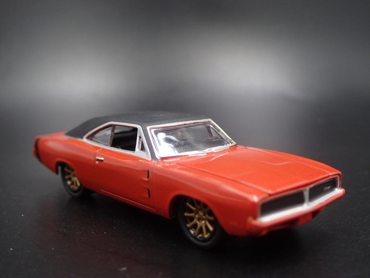 1969 69 DODGE CHARGER RT RARE 1:64 SCALE COLLECTIBLE DIORAMA DIECAST MODEL CAR-Burning Rubber Toy Company