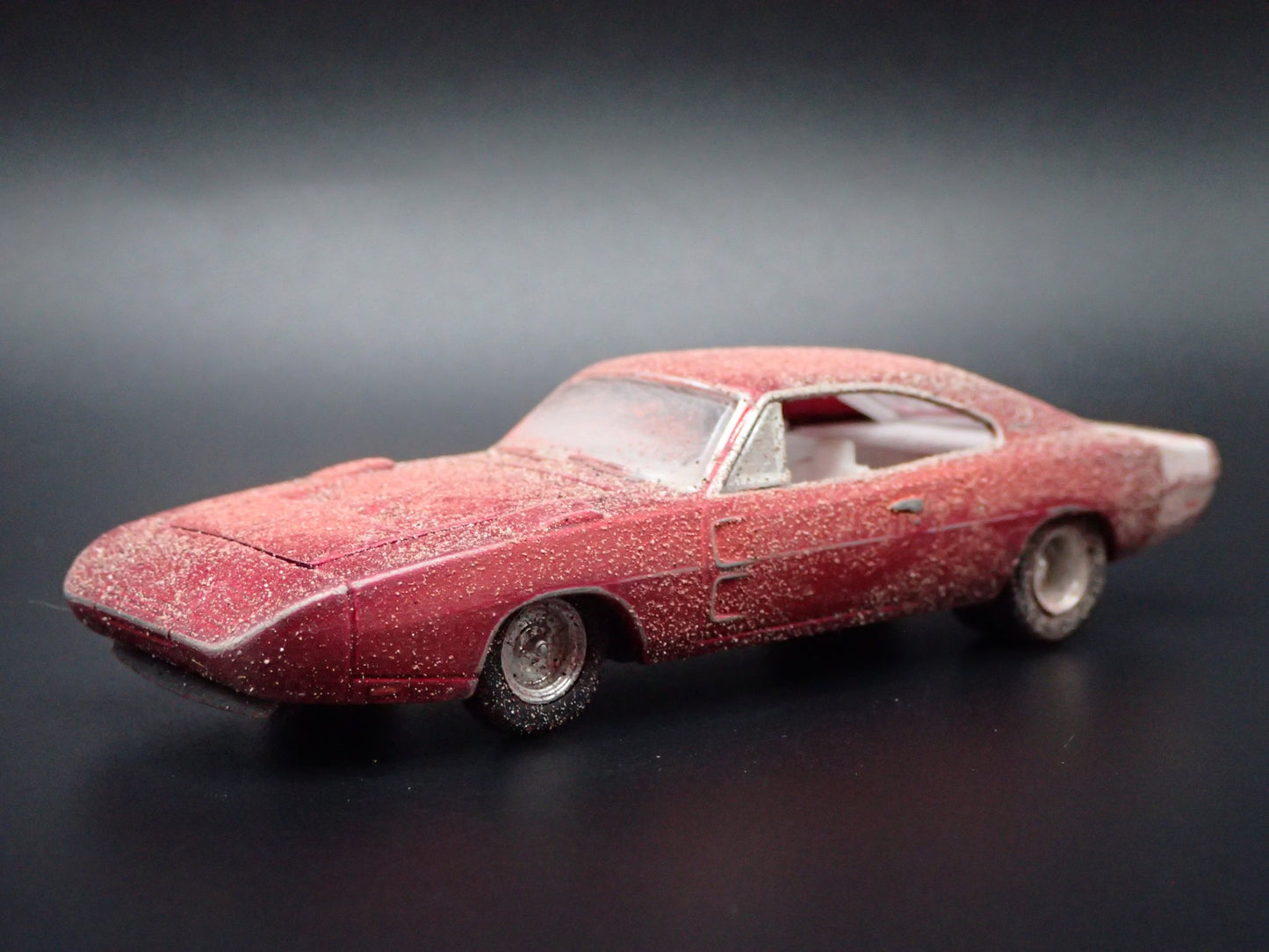 1969 69 DODGE CHARGER DAYTONA CUSTOM BARN FIND RARE 1:64 SCALE DIECAST MODEL CAR