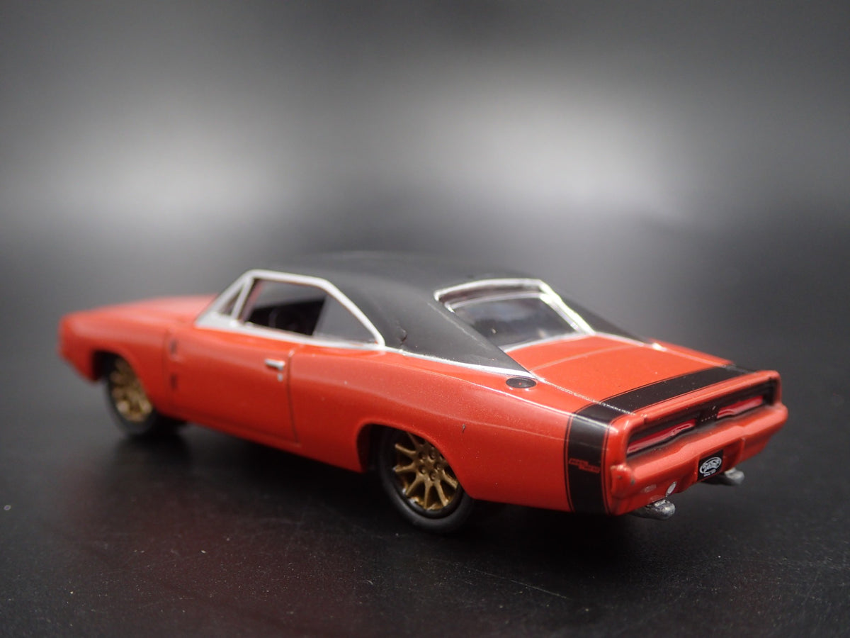 1969 69 DODGE CHARGER RT RARE 1:64 SCALE COLLECTIBLE DIORAMA DIECAST MODEL CAR-Burning Rubber Toy Company