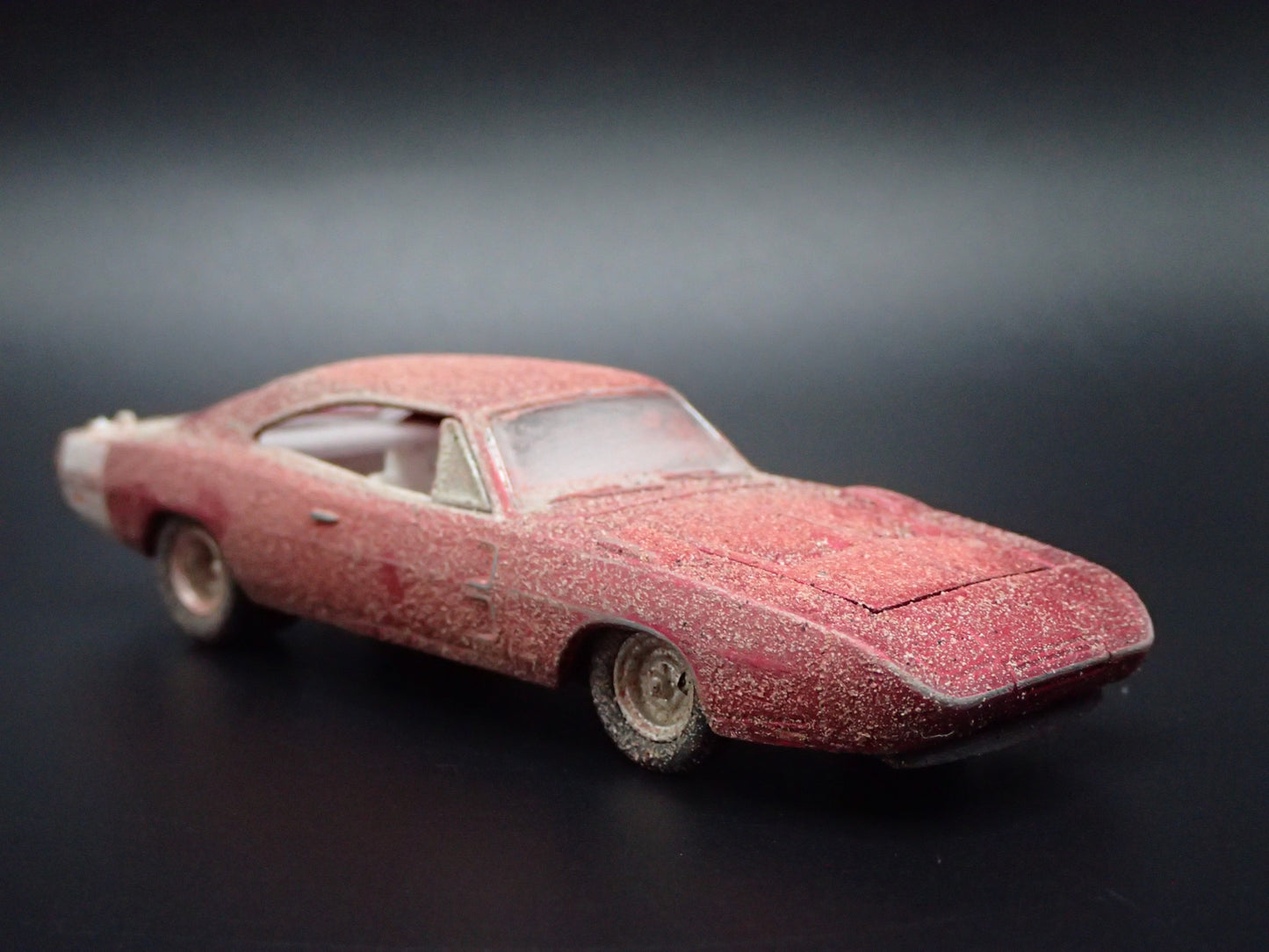 1969 69 DODGE CHARGER DAYTONA CUSTOM BARN FIND RARE 1:64 SCALE DIECAST MODEL CAR