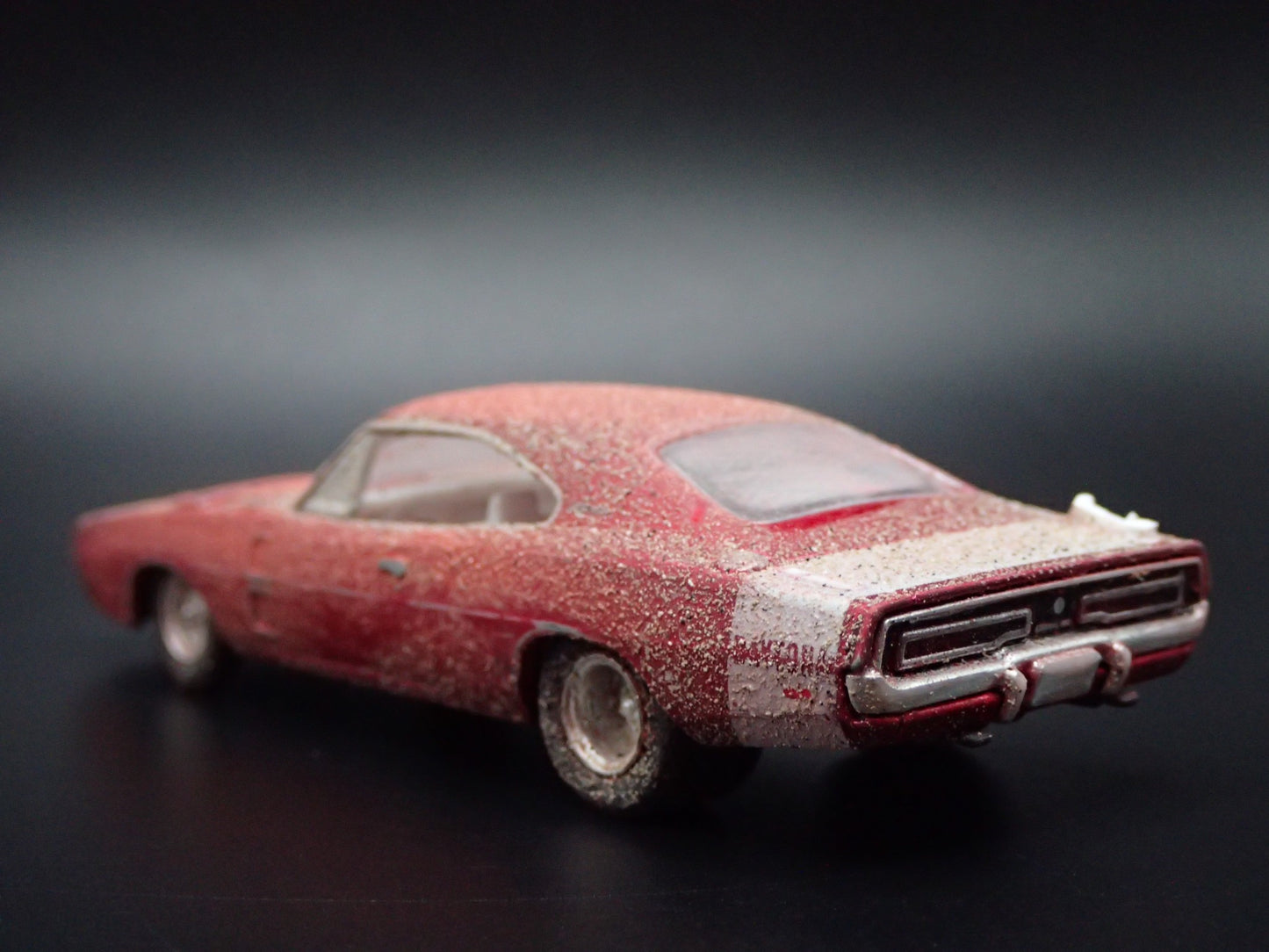 1969 69 DODGE CHARGER DAYTONA CUSTOM BARN FIND RARE 1:64 SCALE DIECAST MODEL CAR