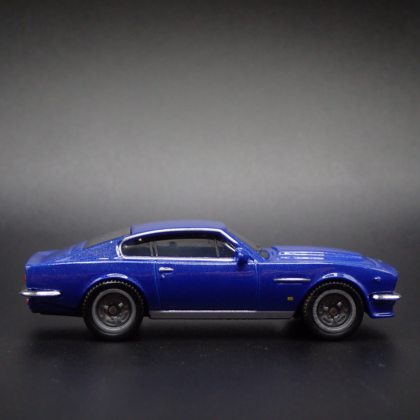1977-1989 ASTON MARTIN V8 VANTAGE BLUE 1/64 SCALE COLLECTIBLE DIECAST MODEL CAR