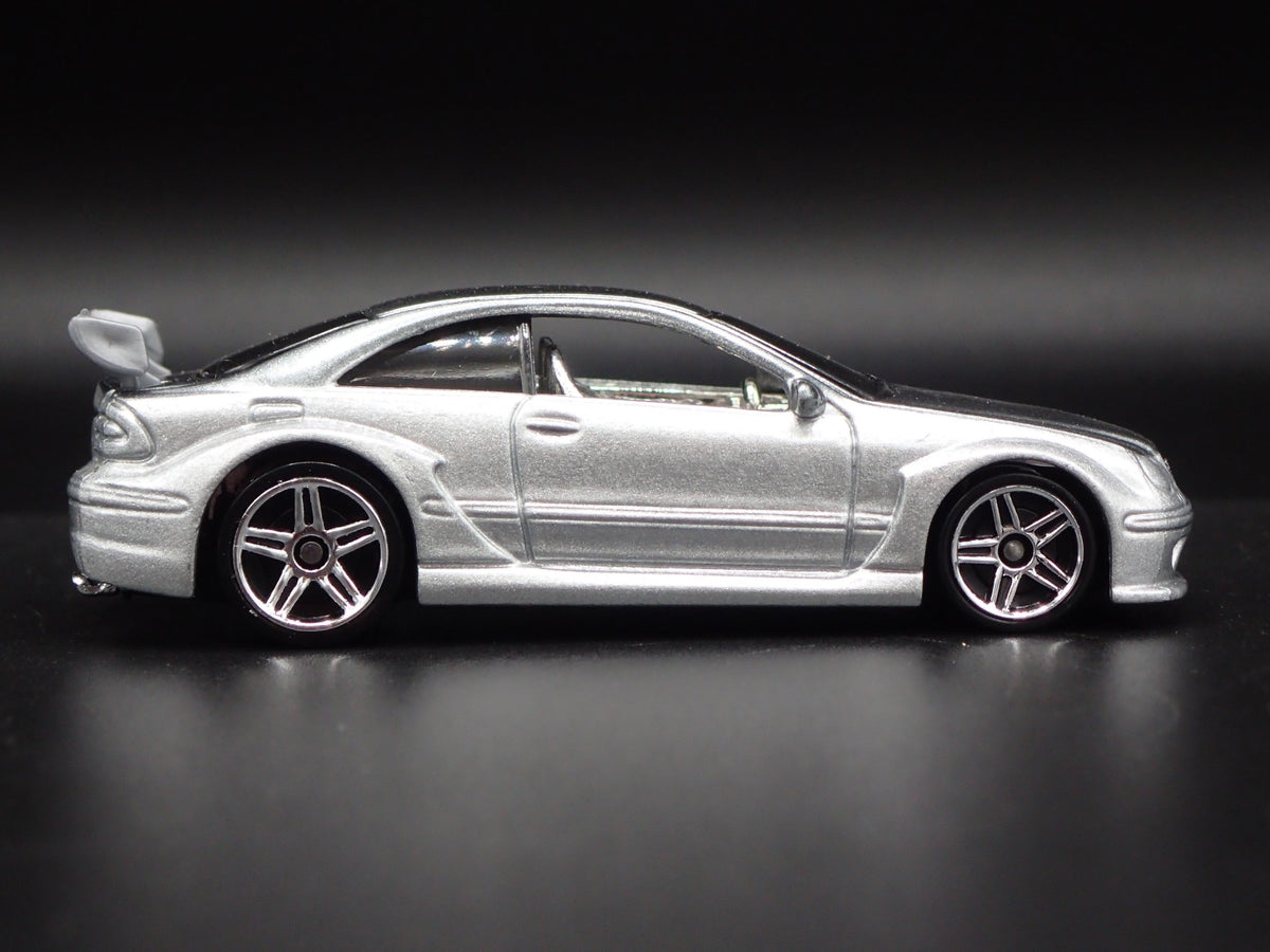 MERCEDES-BENZ CLK DTM RARE 1:64 SCALE COLLECTIBLE DIORAMA DIECAST MODEL CAR-Burning Rubber Toy Company