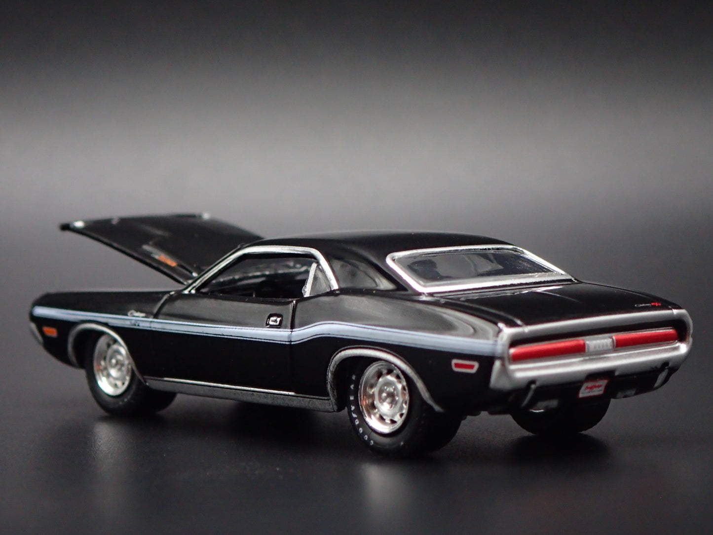 1970 70 DODGE CHALLENGER TA T/A 440 BLACK 1/64 SCALE DIORAMA DIECAST MODEL CAR