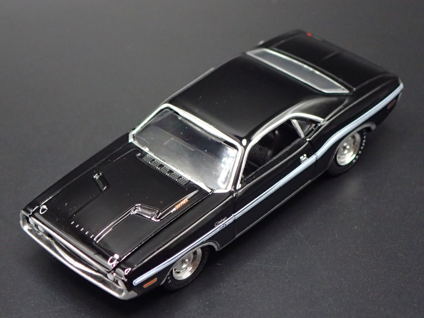 1970 70 DODGE CHALLENGER TA T/A 440 BLACK 1/64 SCALE DIORAMA DIECAST MODEL CAR