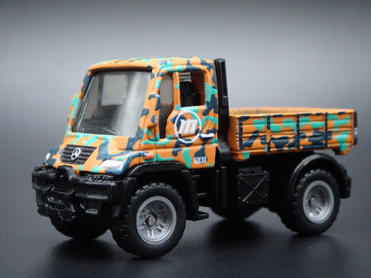 MERCEDES-BENZ UNIMOG U300 UTILITY TRUCK 1:64 SCALE DIORAMA DIECAST MODEL CAR