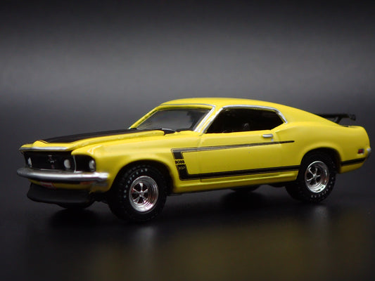 1969 69 FORD MUSTANG BOSS 302 FASTBACK 1/64 SCALE COLLECTIBLE DIECAST MODEL CAR