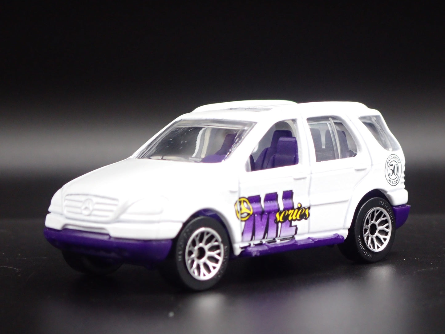 1998-2005 MERCEDES-BENZ ML 430 1:64 SCALE COLLECTIBLE DIORAMA DIECAST MODEL CAR