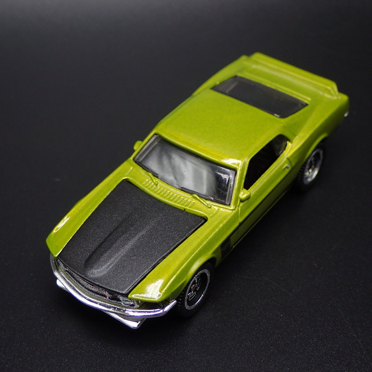 1969 FORD MUSTANG BOSS 302 FASTBACK GREEN 1/64 SCALE DIORAMA DIECAST MODEL CAR