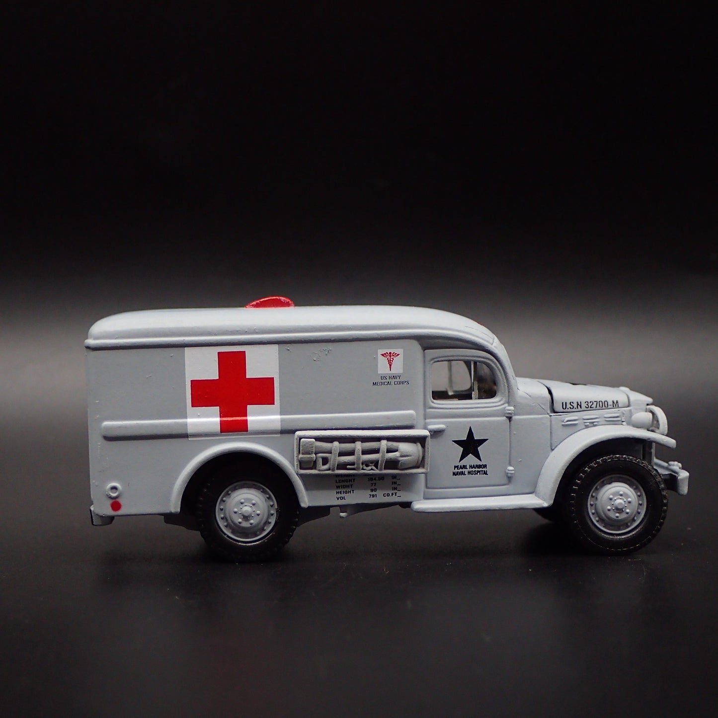 WWII GMC WC54 ARMY MILITARY AMBULANCE GRAY 1:64 SCALE DIORAMA DIECAST MODEL CAR