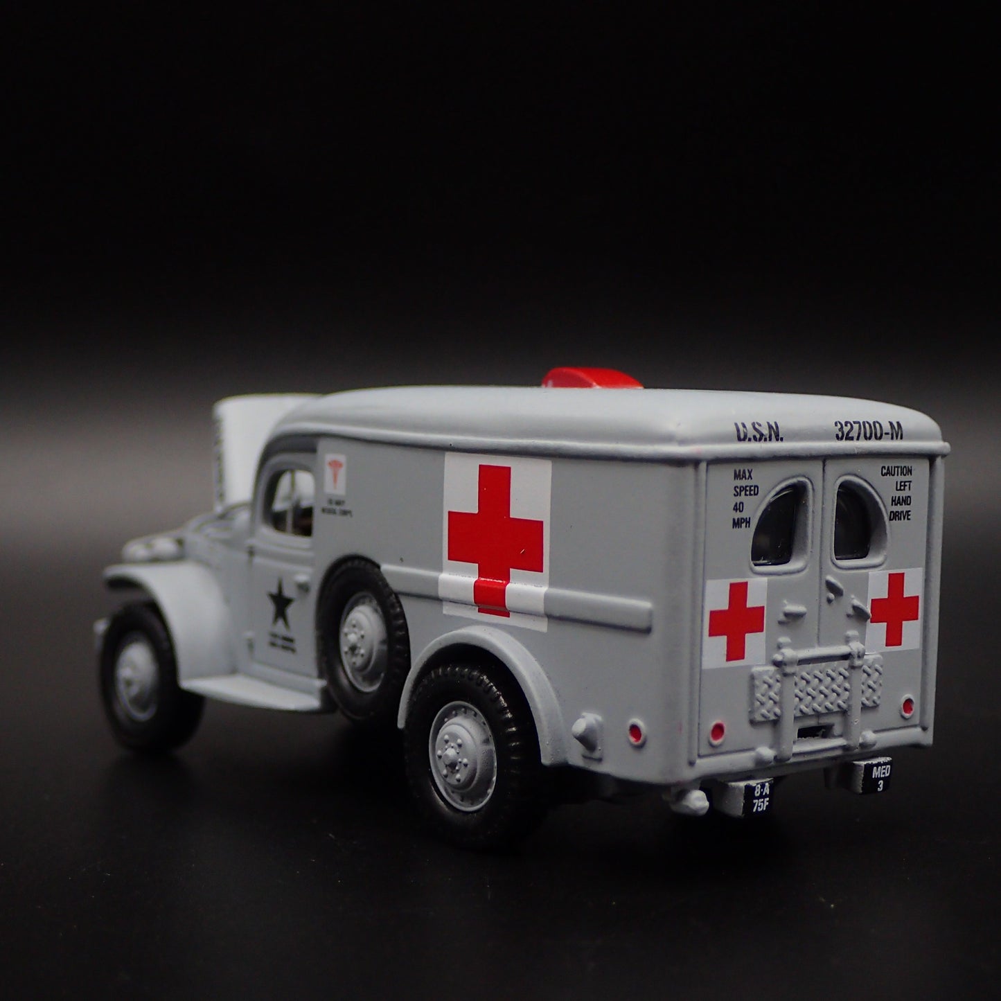 WWII GMC WC54 ARMY MILITARY AMBULANCE GRAY 1:64 SCALE DIORAMA DIECAST MODEL CAR