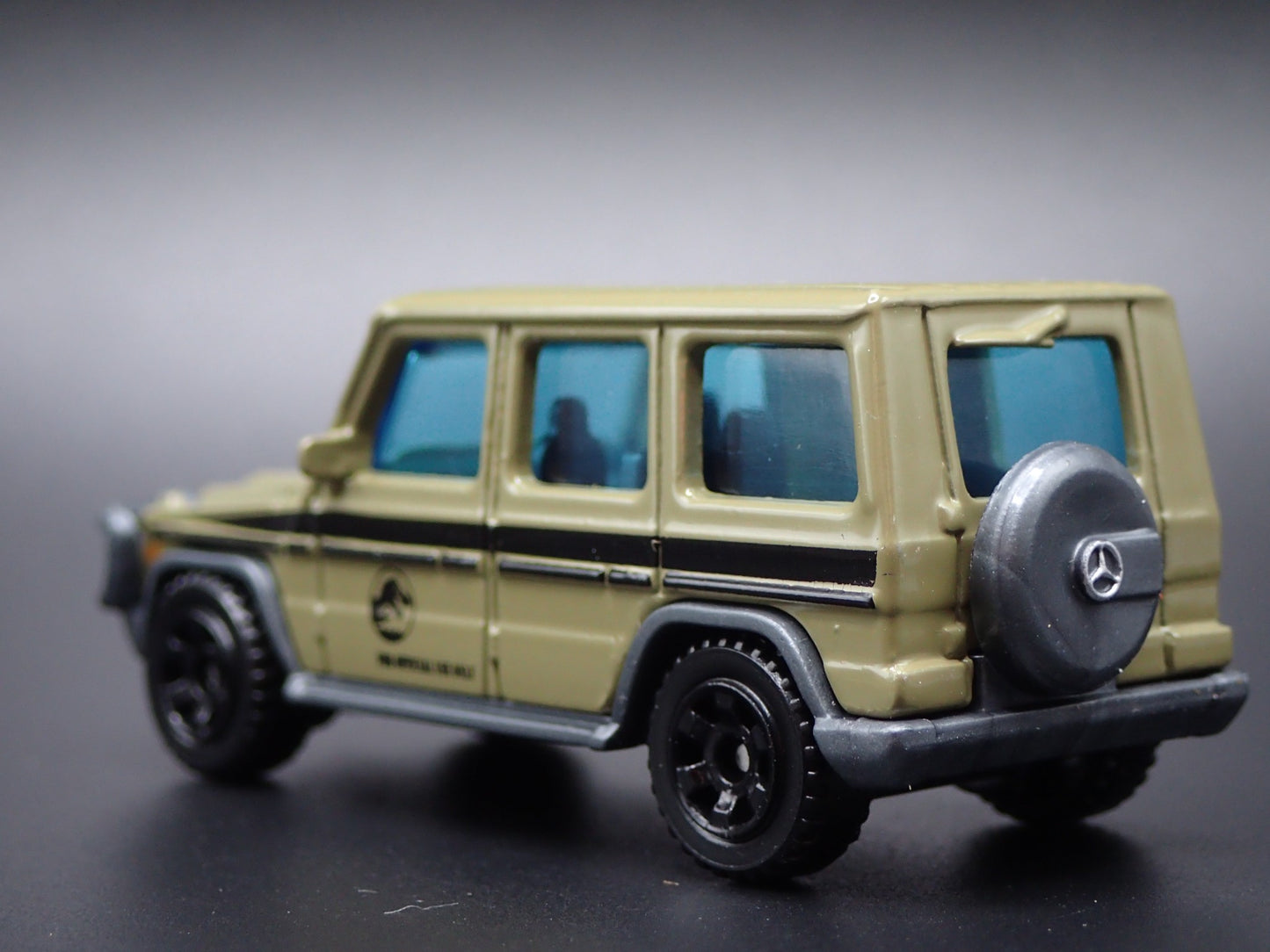 1991-2018 MERCEDES BENZ G550 G WAGON JURASSIC WORLD 1:64 SCALE DIECAST MODEL CAR