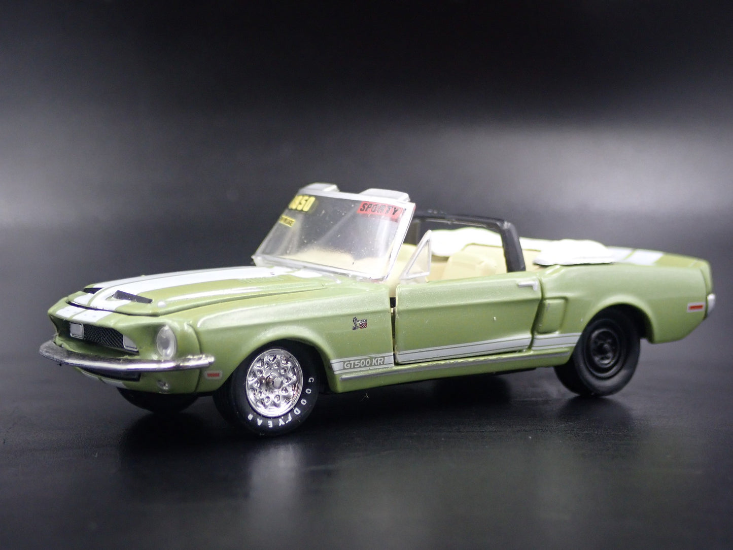 1968 68 FORD MUSTANG SHELBY GT500KR PROJECT GREEN 1:64 SCALE DIECAST MODEL CAR