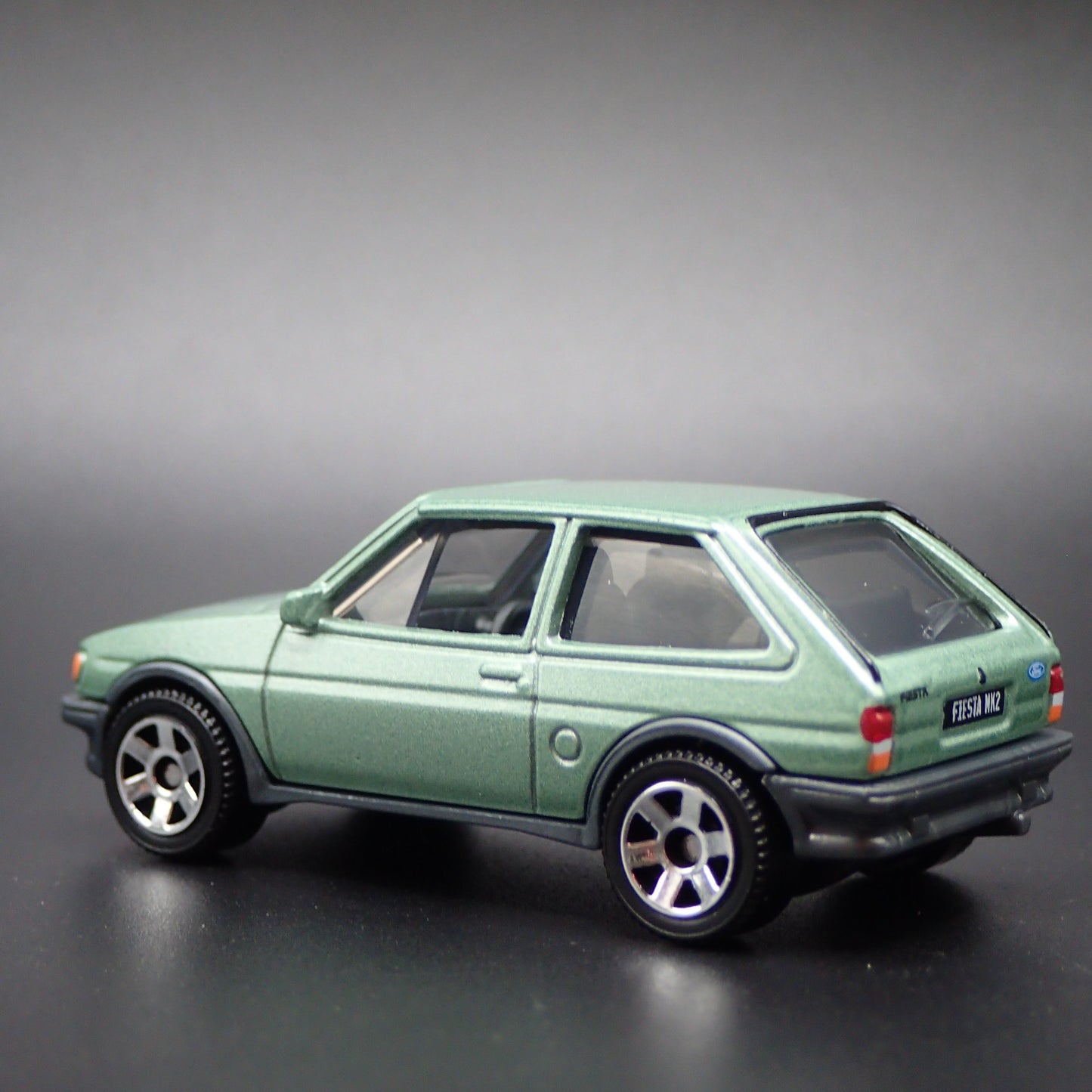 1983-1989 FORD FIESTA MK 2 GREEN 1:64 SCALE COLLECTIBLE DIECAST MODEL CAR